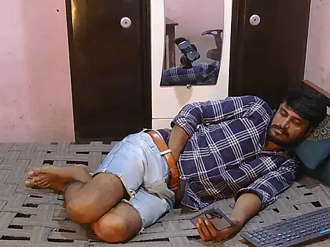 HotXKrish 在線直播表演