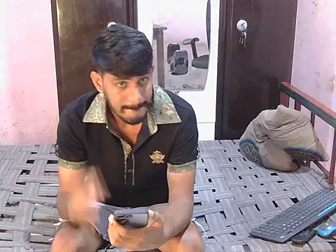 Yuvi_hot ওয়েবক্যাম শো