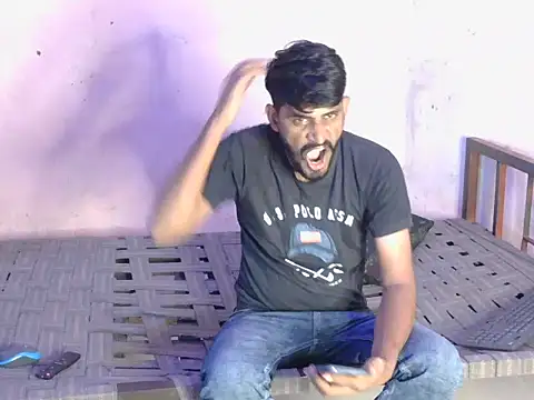 Yuvi_hot's Webcam Show