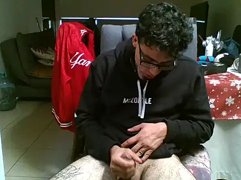 Jaleale33's Webcam Show