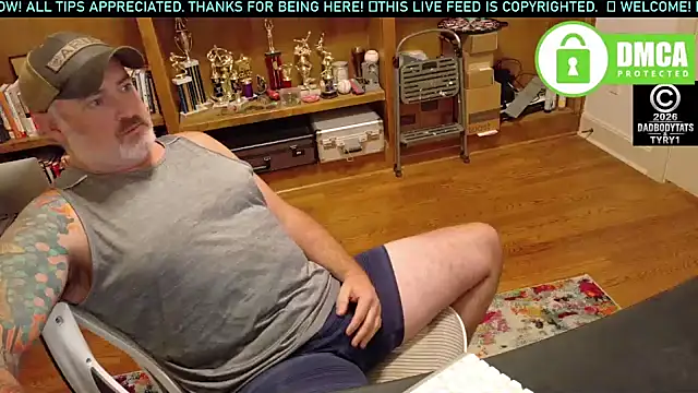 dadbodytats' Webcam Show