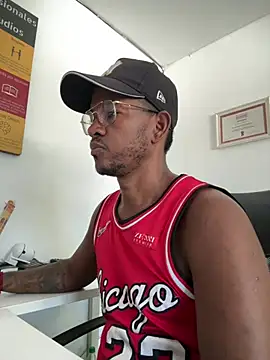 Show modela AndyCalifornia1 na web-kameri