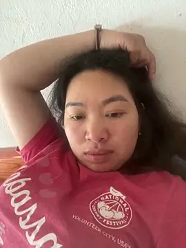 Nhung584 Show Webcam