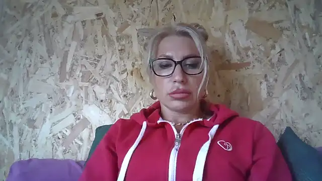 fox_red_lady7's Live XXX Chat