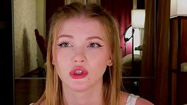צ'אט XXX בשידו ר חי של Jenny_Skinner20