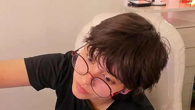 חדר צ'אט בשידור חי של Nathaly_ds