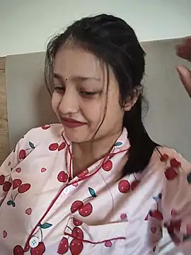 Pavitra_Sharma Adlı Modelin Canlı XXX Sohbeti