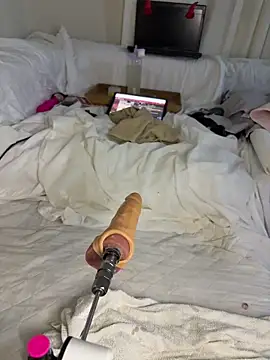 Ozge-SluttyScream69's Webcam Show