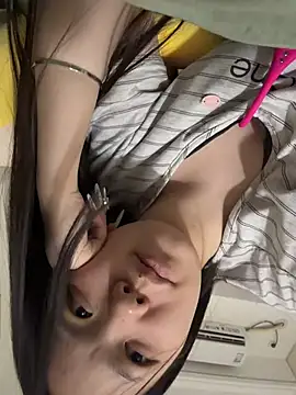 xiaoxiao0611 XXX чат на живо