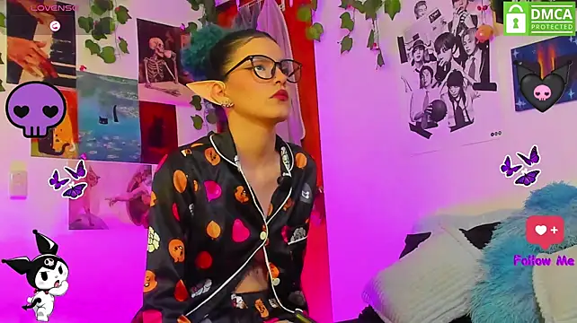 Bluedarkelf888 Show in webcam