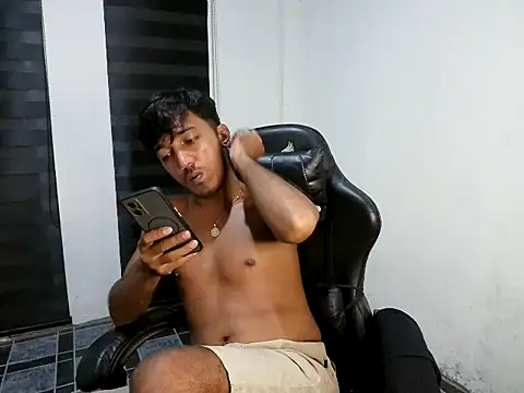 Spicy_RowyCam Pertunjukan Webcam