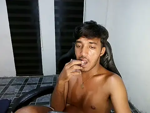 Spicy_RowyCam Pertunjukan Webcam