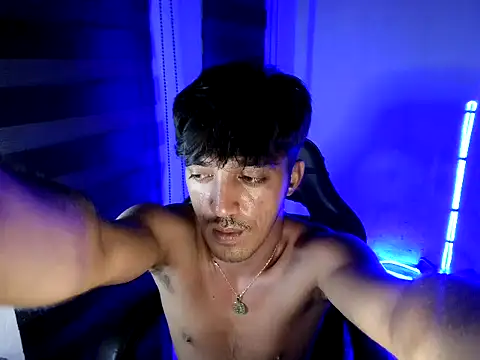 Show modela Spicy_RowyCam na web-kameri