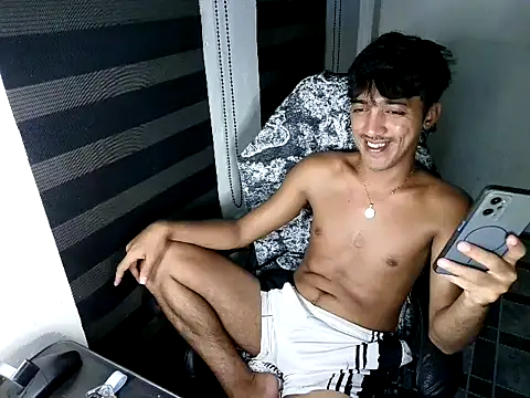 Spicy_RowyCam Pertunjukan Webcam