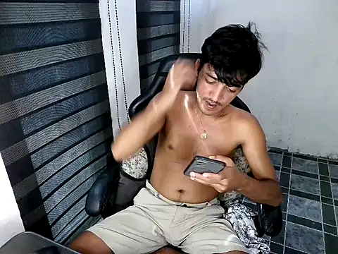 Spicy_RowyCam's Webcam Show