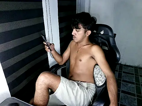 دردشة Spicy_RowyCam الجنسية المباشرة