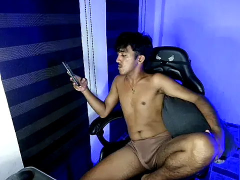 Spicy_RowyCam Pertunjukan Webcam
