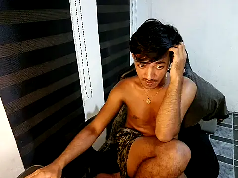 Spicy_RowyCam Pertunjukan Webcam