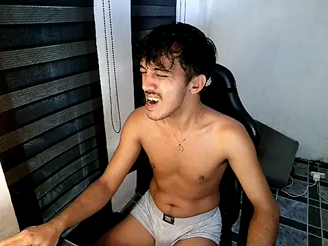 Spicy_RowyCam's Webcam Show