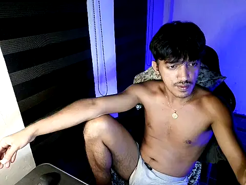 Spicy_RowyCam Pertunjukan Webcam
