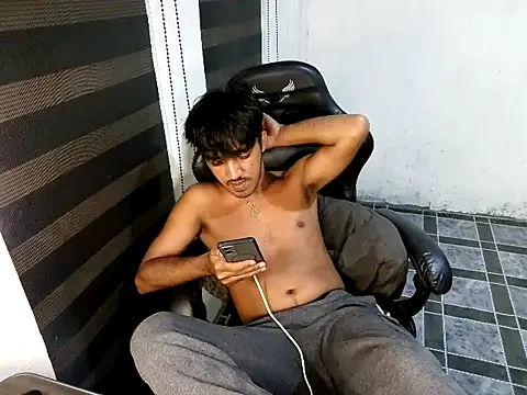 Spicy_RowyCam Pertunjukan Webcam