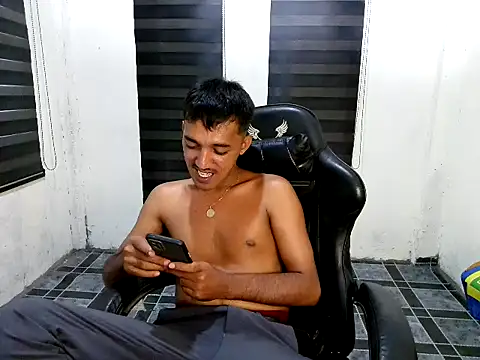 Spicy_RowyCam Pertunjukan Webcam