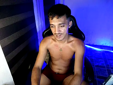 Show modela Spicy_RowyCam na web-kameri