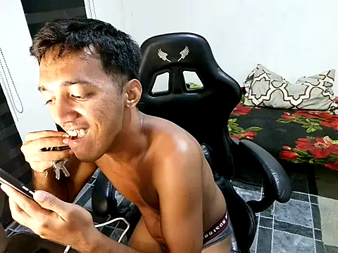 Spicy_RowyCam Pertunjukan Webcam