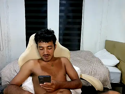 Spicy_RowyCam Pertunjukan Webcam