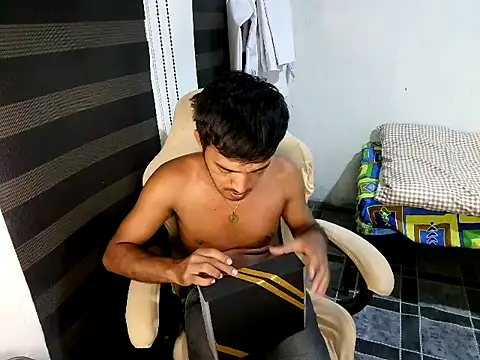 Spicy_RowyCam Pertunjukan Webcam