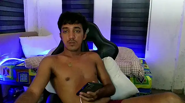Spicy_RowyCam's Live XXX Chat