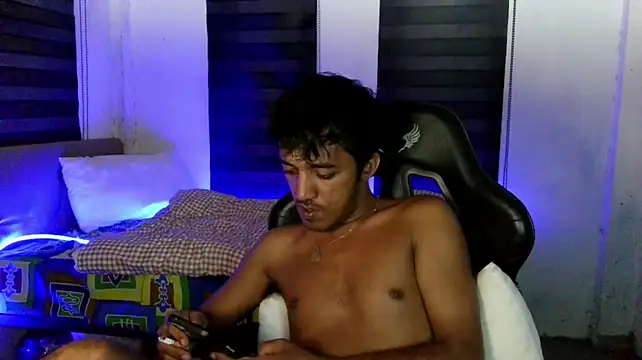 Spicy_RowyCam Pertunjukan Webcam