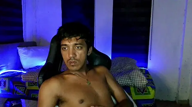 Spicy_RowyCam Pertunjukan Webcam