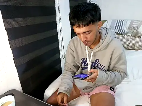 Rowy_Cam Pertunjukan Webcam