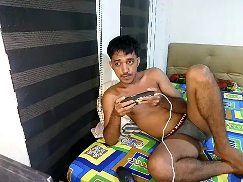 Pertunjukan Kamera Web Rowy_Cam