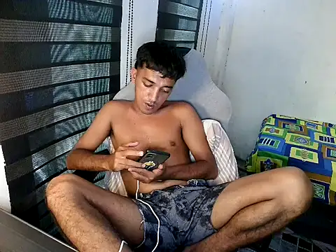 Rowy_Cam Pertunjukan Webcam