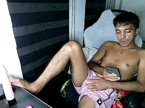 Rowy_Cam: διαδικτυακό σόου στην κάμερα