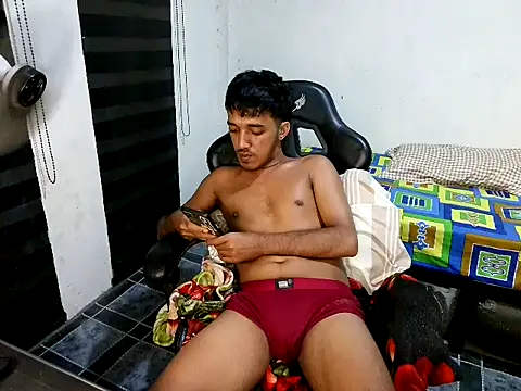 Rowy_Cam Adlı Modelin Web Kamerası Şovu