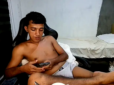Pertunjukan Kamera Web Rowy_Cam
