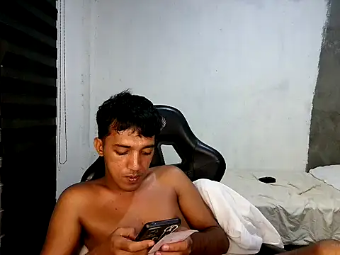 Pertunjukan Kamera Web Rowy_Cam