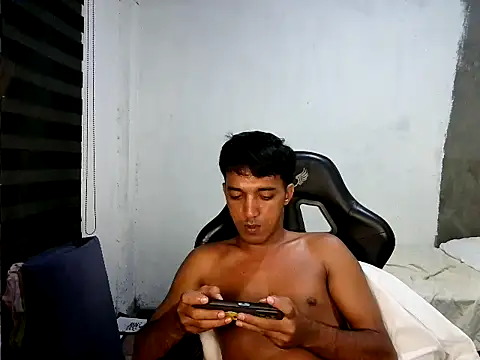 Rowy_Cam: διαδικτυακό σόου στην κάμερα