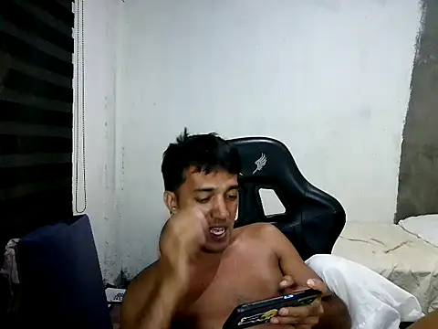 Rowy_Cam Adlı Modelin Web Kamerası Şovu