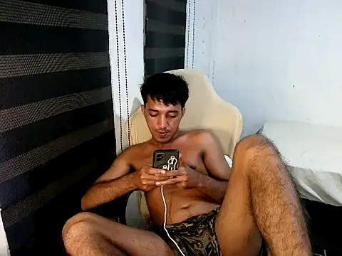 Rowy_Cam Webcam show