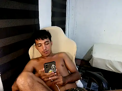 Rowy_Cam 在線直播表演