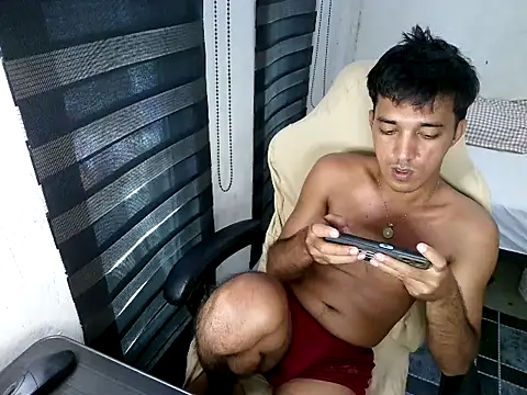 הופעת וובקאם של Rowy_Cam