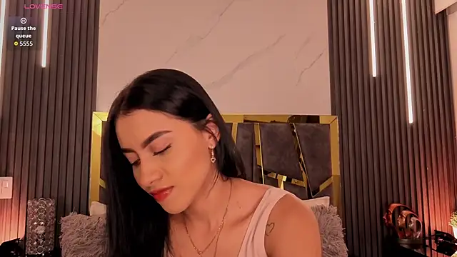 ScarletTorres Adlı Modelin Canlı Sohbet Odası