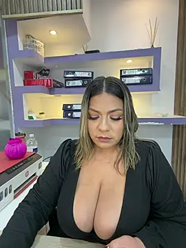 isabella_horney_'s Webcam Show