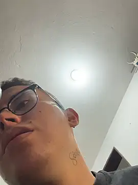 Kurtxxx22 Show in webcam