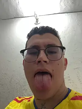 Kurtxxx22 – webcam-show