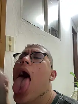Kurtxxx22 – Kamerová šou